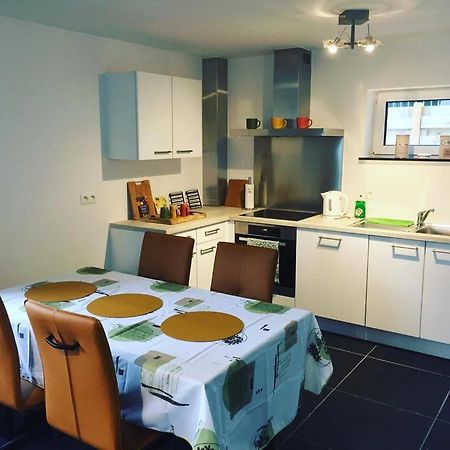 Appartement Duplex pour 3-4 personnes à Ciney Exterior foto