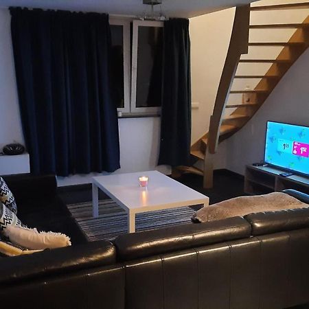 Appartement Duplex pour 3-4 personnes à Ciney Exterior foto